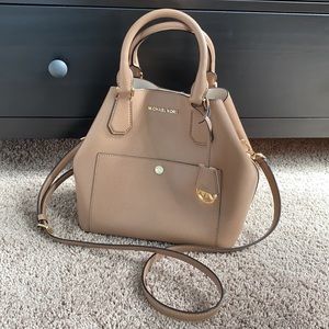 Michael Kohrs Beige adjustable crossbody Purse